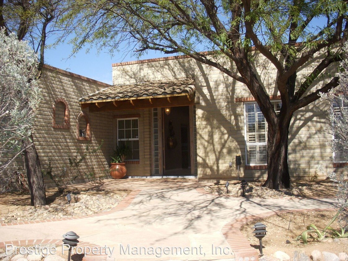 Primary Photo - 4 br, 1.5 bath House - 1492 W Montebella Dr