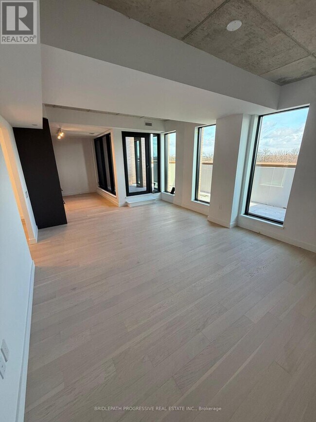 Photo du bâtiment - 1720 Bayview Ave