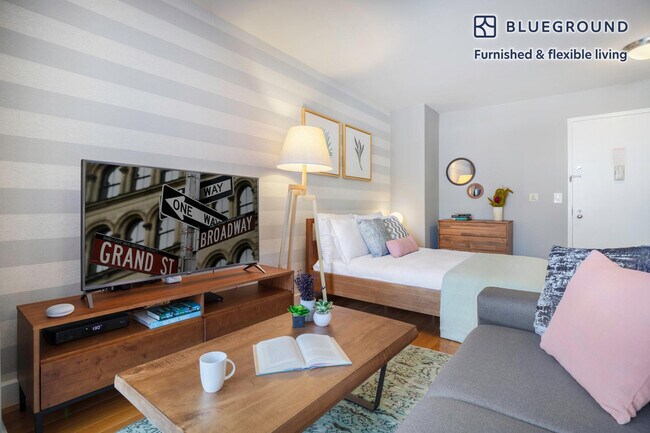 Foto del edificio - 235 W 48th St