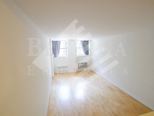 Interior Photo - 327 East 34th Street