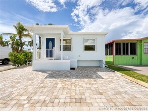 Building Photo - 10851 S Ocean Dr