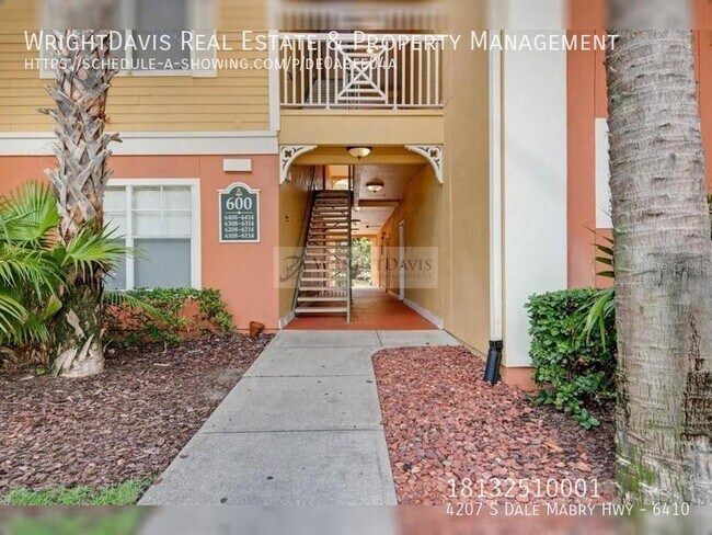 Building Photo - Luxury Top-Floor 1/1 Condo in the Heart of...