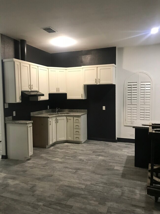 1103 E Gustavus St, Laredo, TX 78040 House for Rent in Laredo, TX