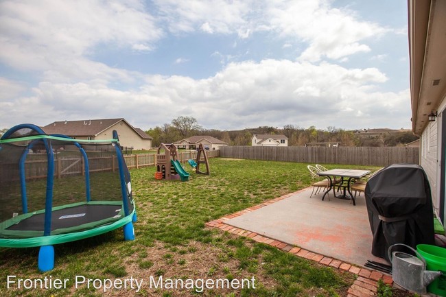 Building Photo - 3 br, 2 bath House - 817 Highland Ridge Dr.