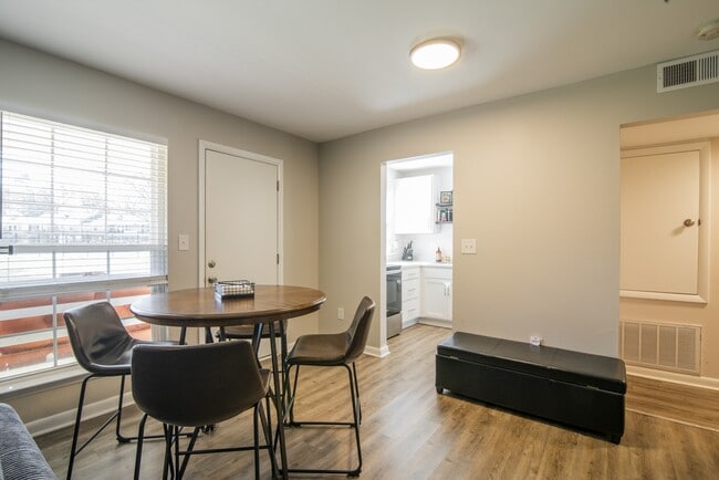 Foto del edificio - 4605 Coronado Dr