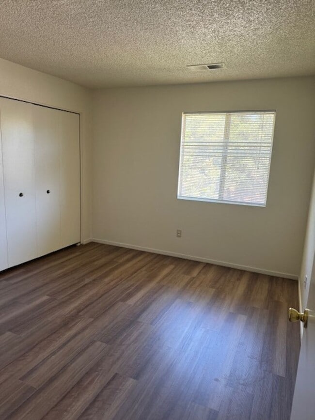 Building Photo - 1801 Conifer Way