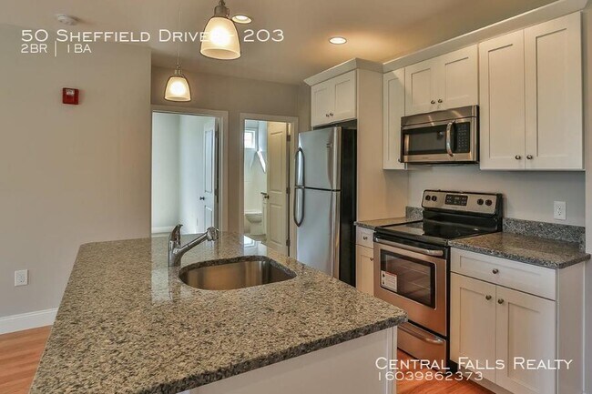 Building Photo - 2 BR Available now !!