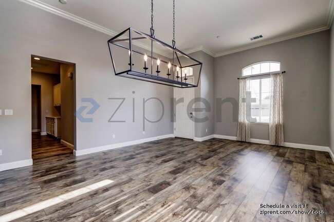 Building Photo - 665 Ray St