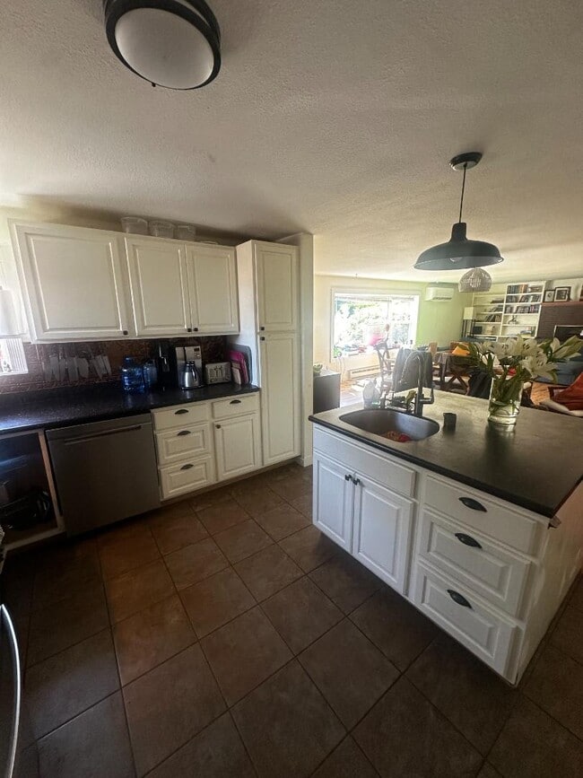 Building Photo - 1740 Marine Dr