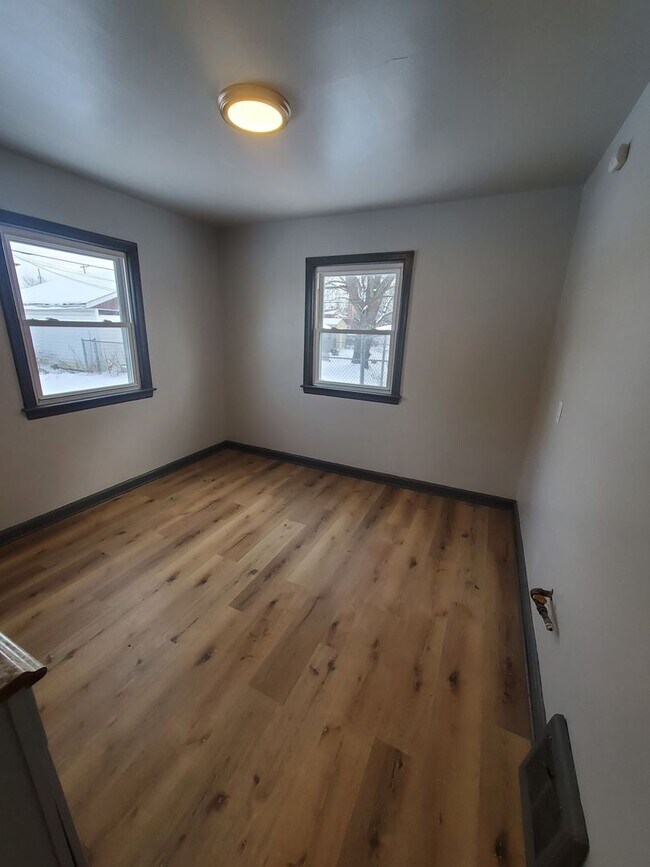 Building Photo - 3 Bedroom Single Family for Rent