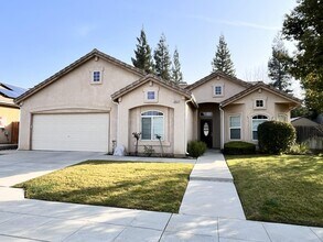 Building Photo - 10664 N Ponderosa Dr