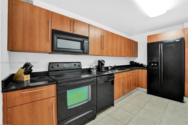 Foto del edificio - 3001 S Ocean Dr