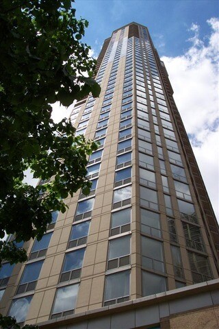 Foto principal - 222 N Columbus Dr
