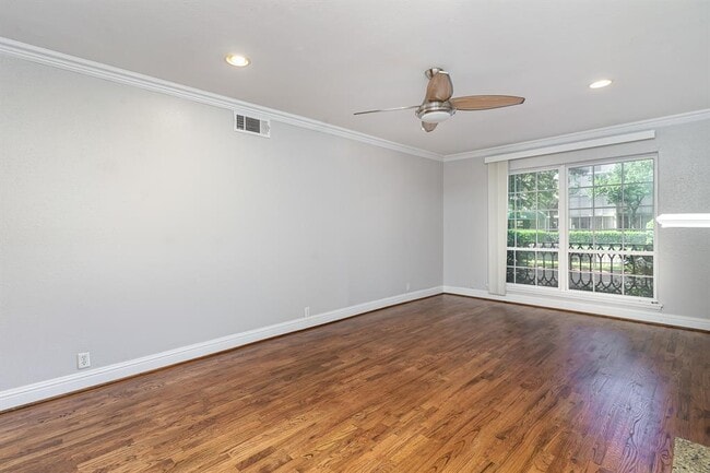 Building Photo - 5222 Fleetwood Oaks Ave