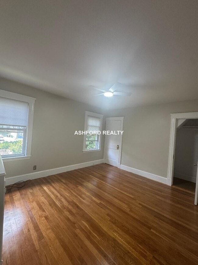 Building Photo - 724 Mt Auburn St