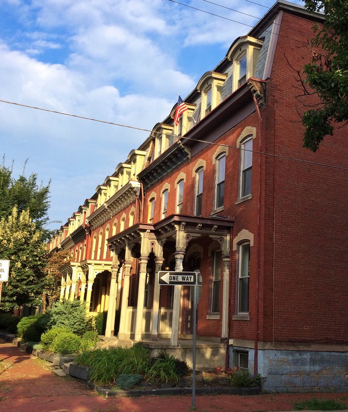 Exterior - 1300 Liverpool St