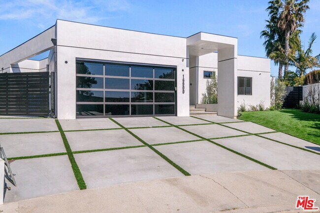 Building Photo - 16900 Enchanted Pl