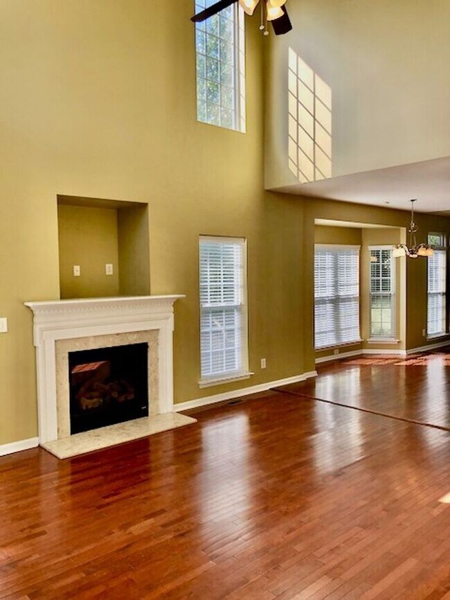 Building Photo - Beautiful 4 Bedroom, 3 Bath in Waterstone ...