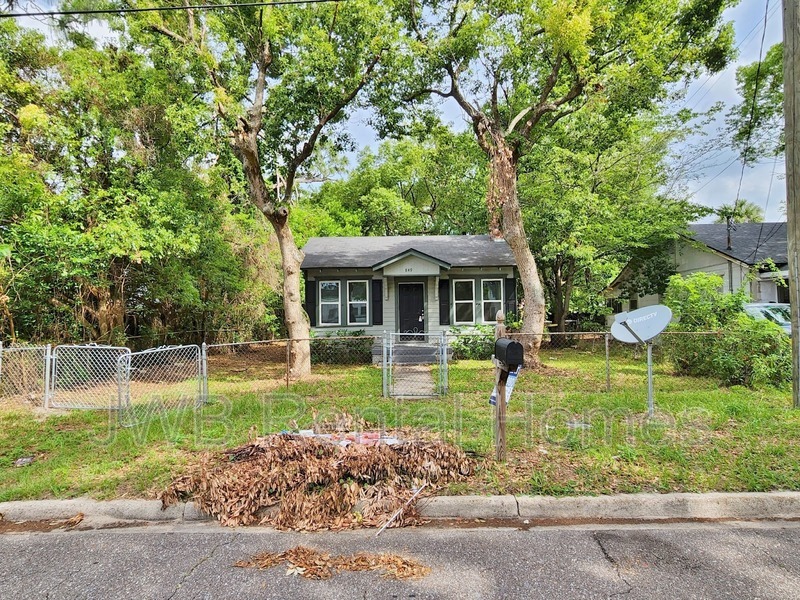 Primary Photo - 849 Lynton St