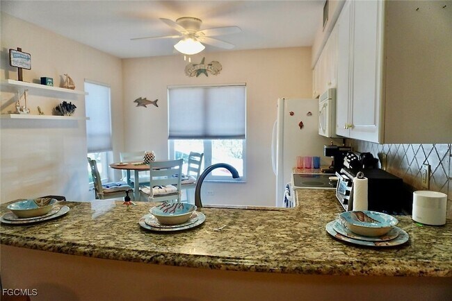 Foto del edificio - 5214 Chiquita Blvd S