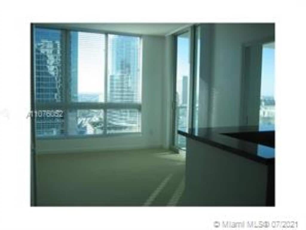 Foto principal - 300 S BISCAYNE Blvd