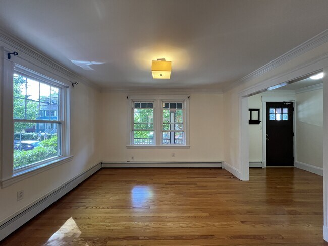Building Photo - 322 Walden St