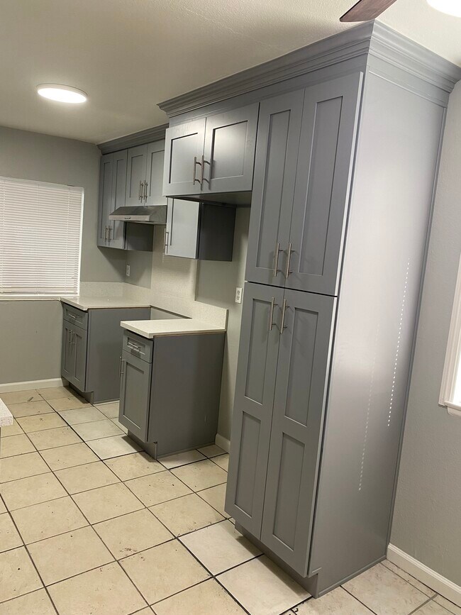 Foto del edificio - 1250 S Brookhurst St