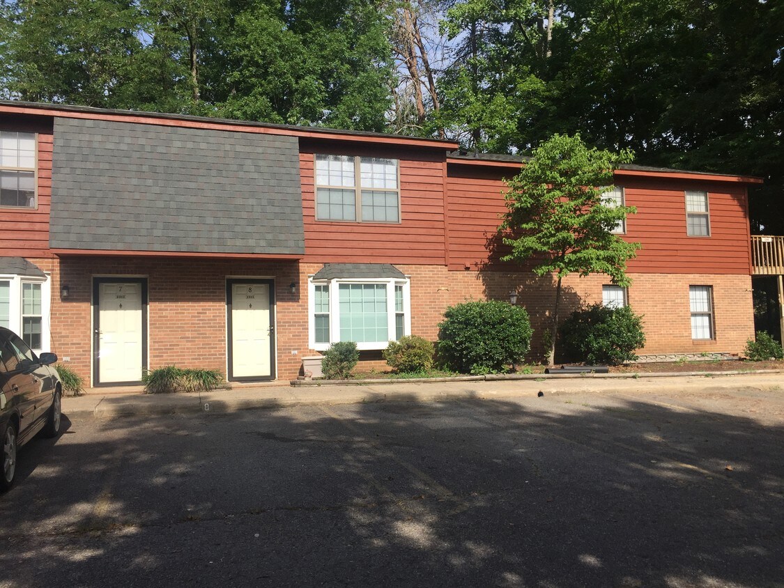 2311 Kings Mountain Rd, Collinsville, VA 24078 Townhome Rentals in