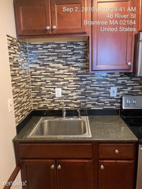 Building Photo - 46 River St