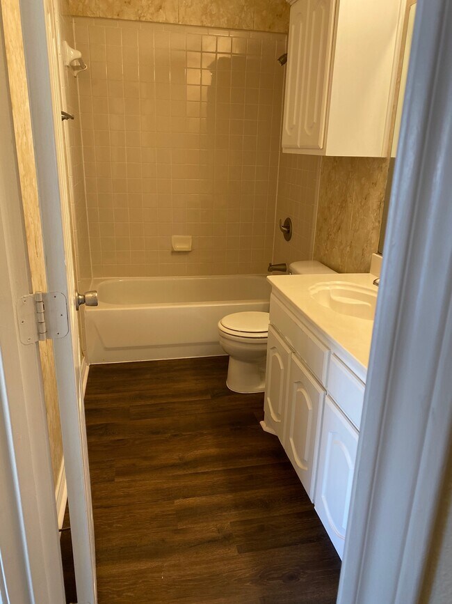 Segundo baño - 1304 Vistawood Dr