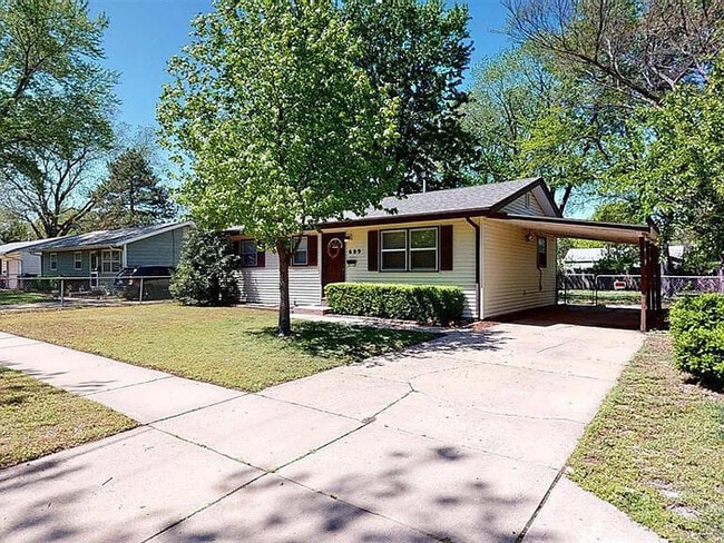 Foto del edificio - 609 Chase St