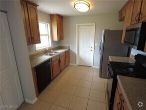 Building Photo - 27052 S Riverside Dr