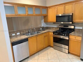 Building Photo - 10911 Jewel Box Ln