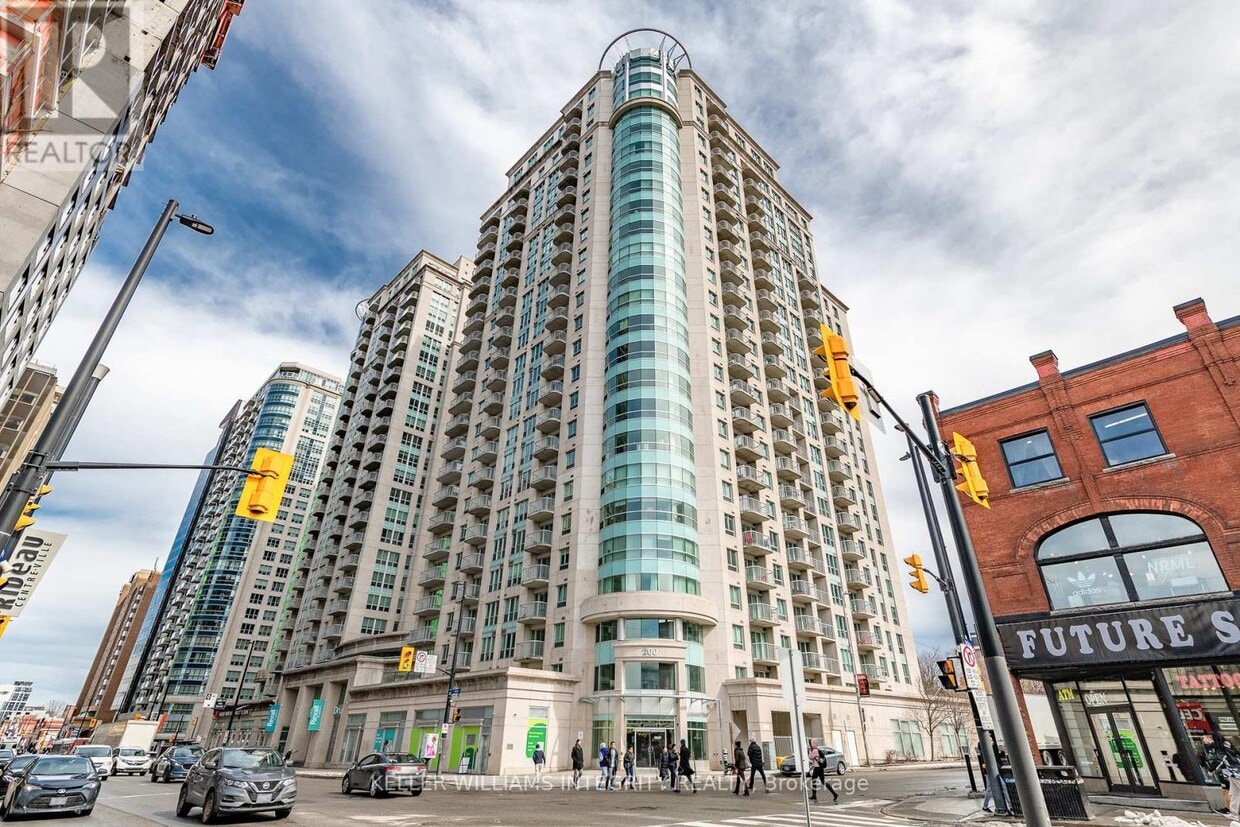 Photo principale - 200-1200 Rideau St