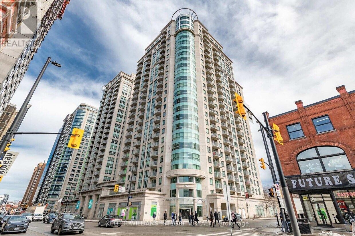 Primary Photo - 200-1200 Rideau St