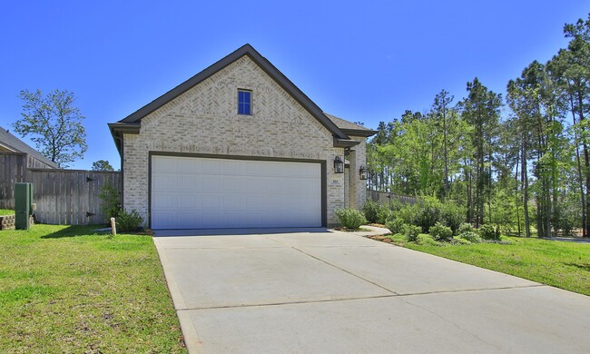 Building Photo - 320 Rise Ln
