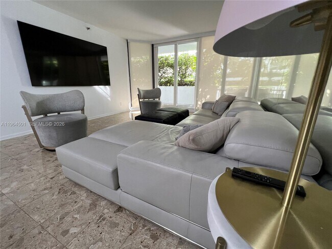 Foto del edificio - 1717 N Bayshore Dr