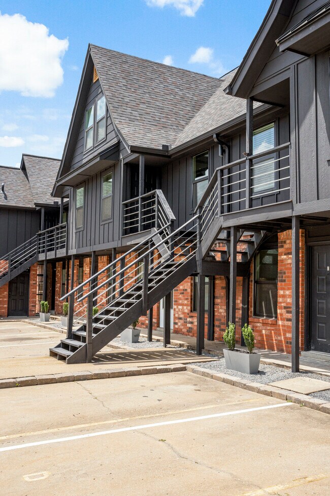 Building Photo - 3711 S Indianapolis Ave