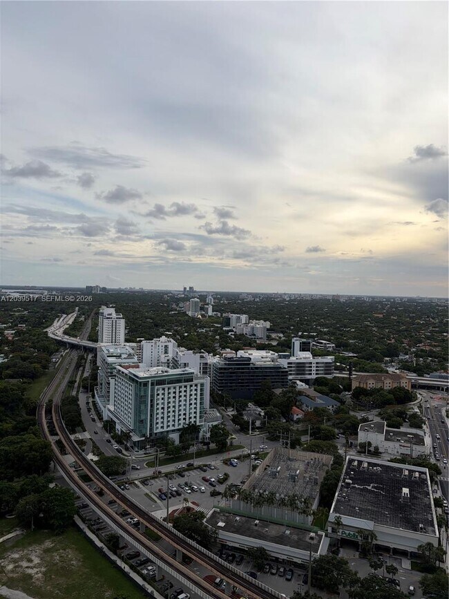 Foto del edificio - 60 SW 13th St