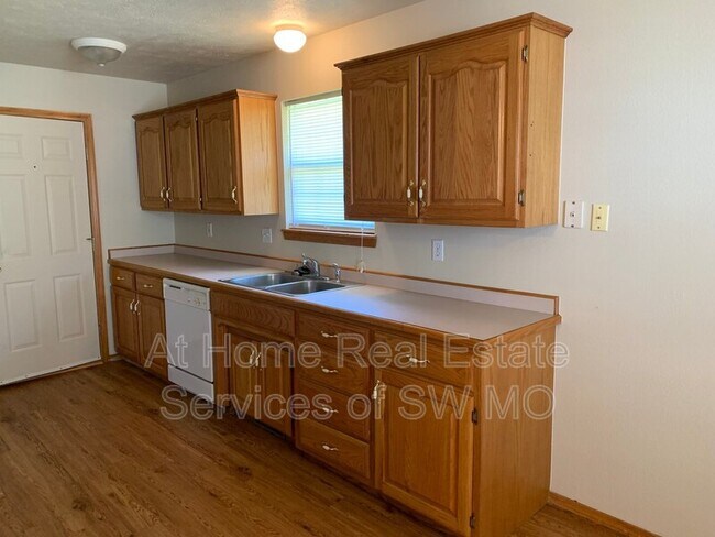 Foto del edificio - 2149 N Adams Ct