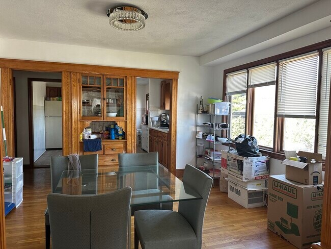 Foto del edificio - 374 Riverside Ave