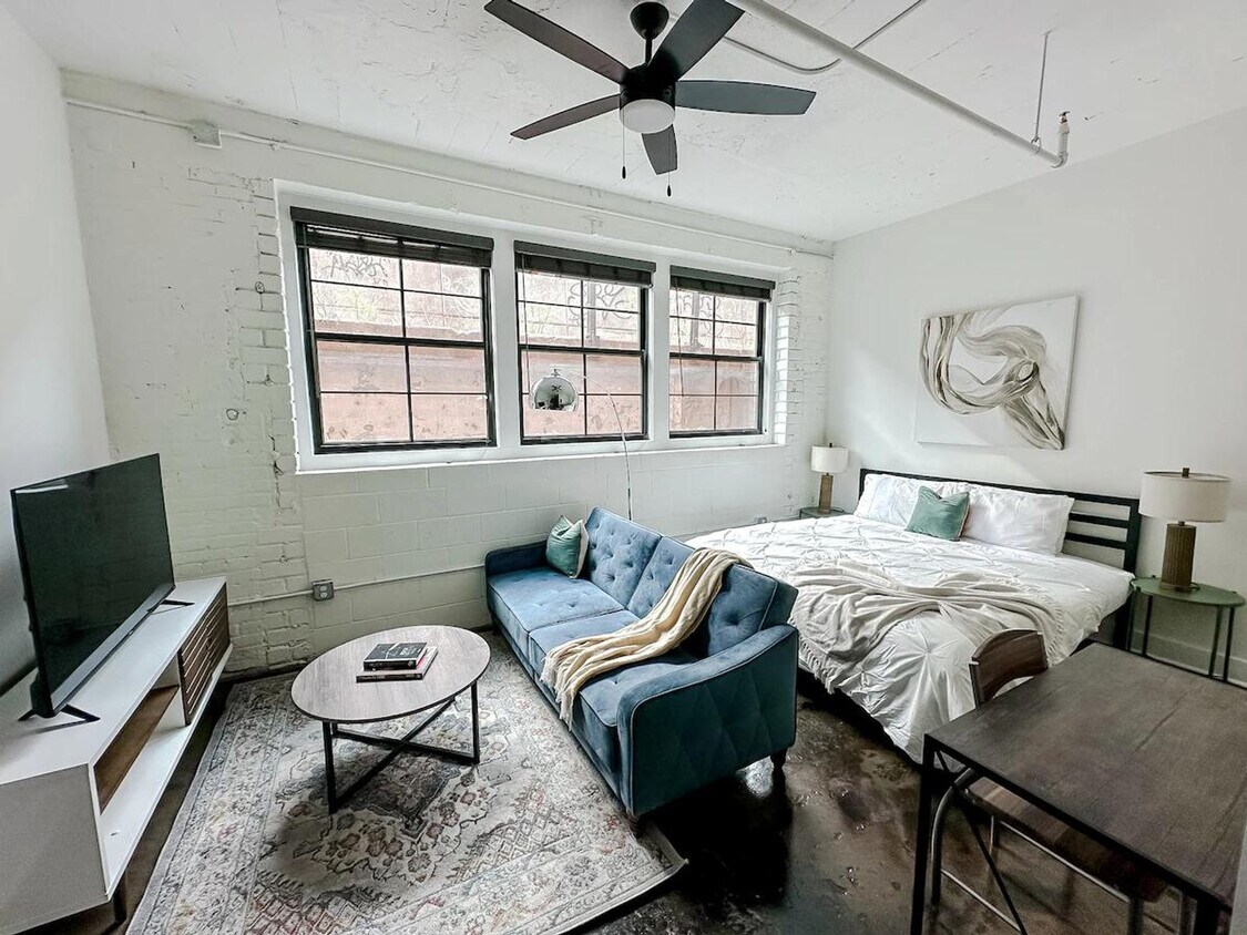 Foto principal - 213 N Mead St