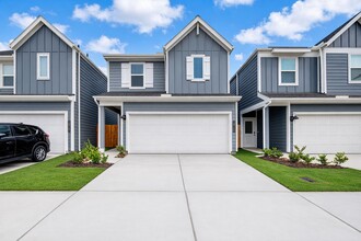 Building Photo - 28246 Meadowlark Sky Dr