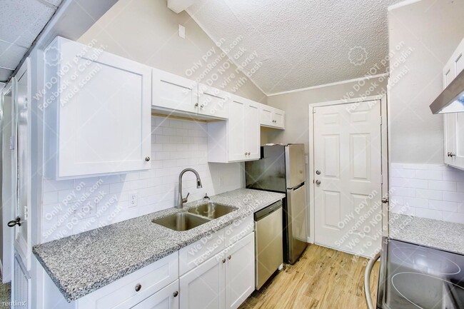Building Photo - 3 br, 2 bath House - 2930 Ellington St