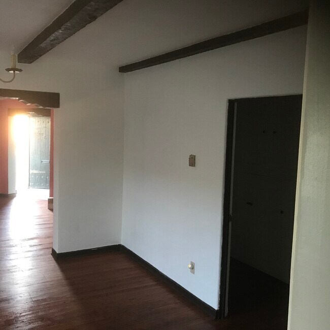 Foto del edificio - 626 Emory St