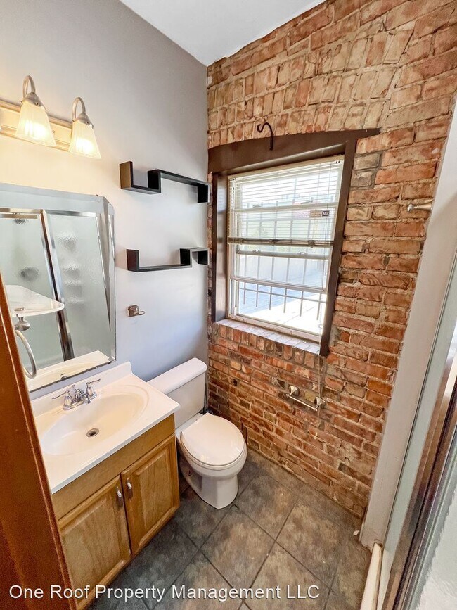 Foto del edificio - 1 br, 1 bath House - 3400 Troost Ave, 211,...