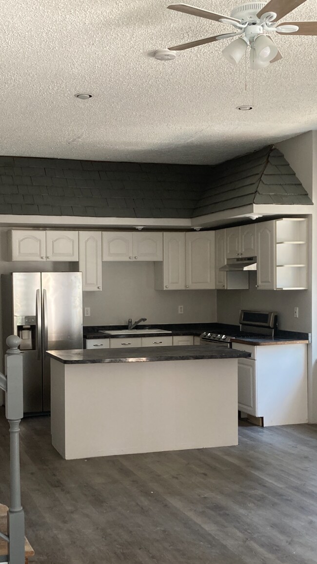 Foto del edificio - 1137 E 3rd St