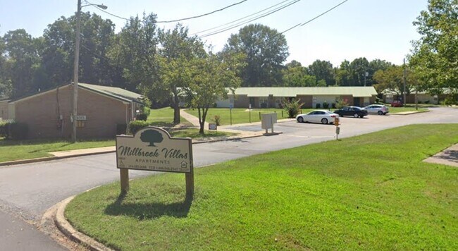 Foto del edificio - 386 Thornfield Dr