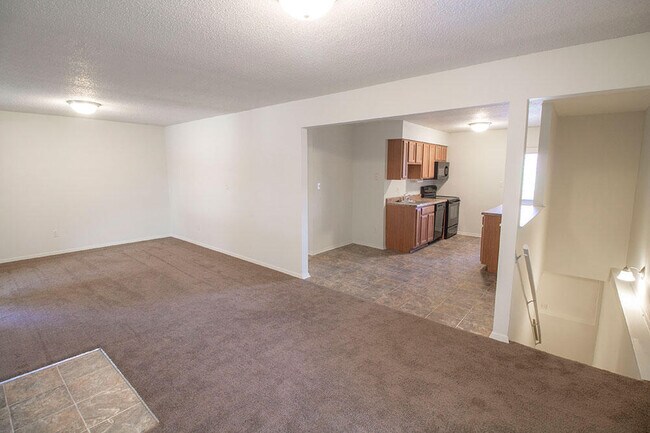 Foto del edificio - 210 Wheaton Ct