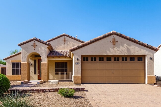 Building Photo - 3026 W Rapalo Rd
